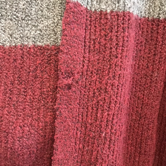 Sweater hoodie size large - Picture 2 of 3